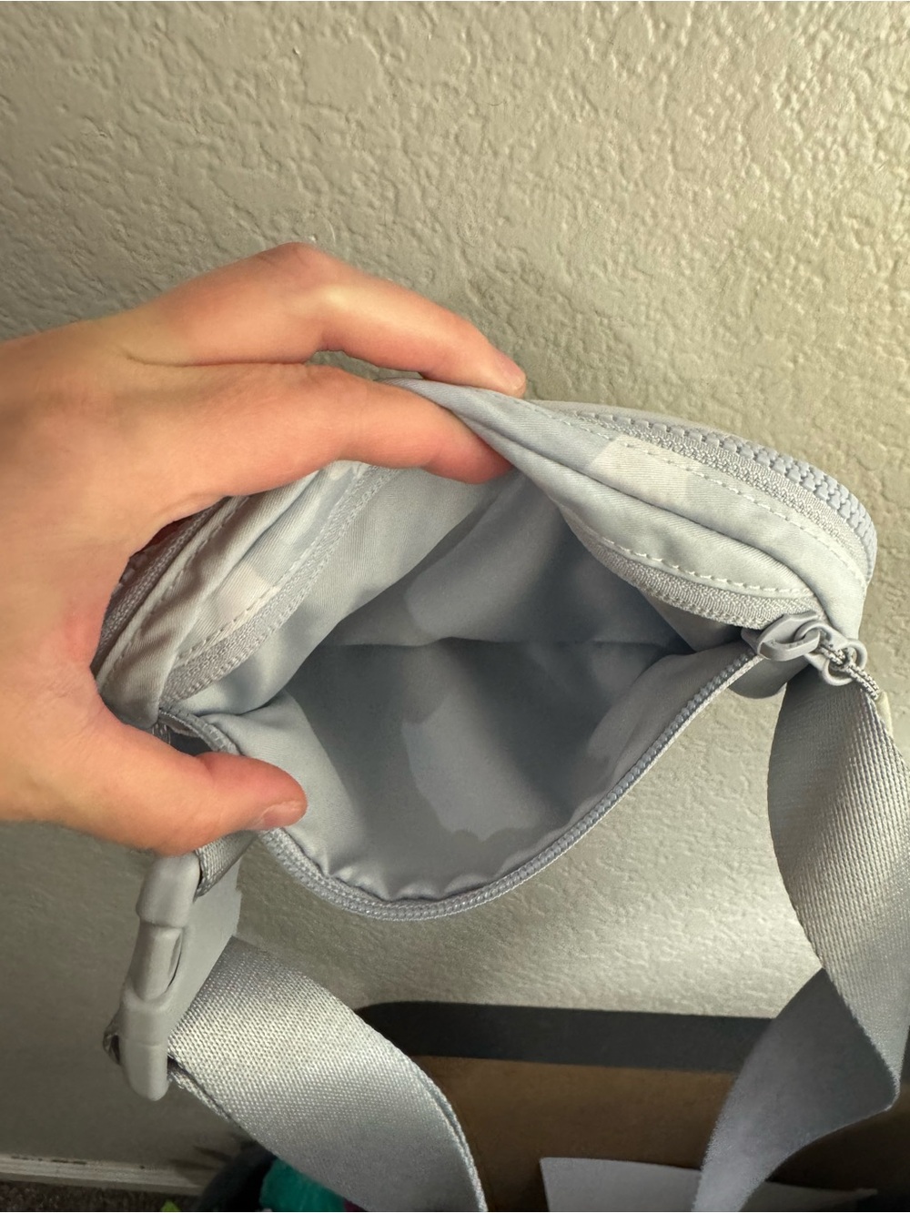 lululemon white camo everywhere belt bag - Picture 5 of 8